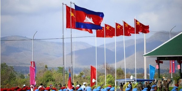九游娱乐官方入口-终于谈妥了，王毅挥手告别，中柬达成6项共识，中方拿到洪森口信