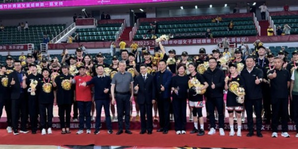 九游娱乐官方入口-四川女篮74-65山西女篮4年3夺WCBA总冠军，李缘当选FMVP